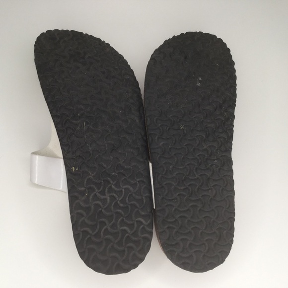 Tender Tootsies thong sandals. Birk style. - Picture 6 of 8